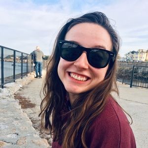 Meet your Posher, Caylynne